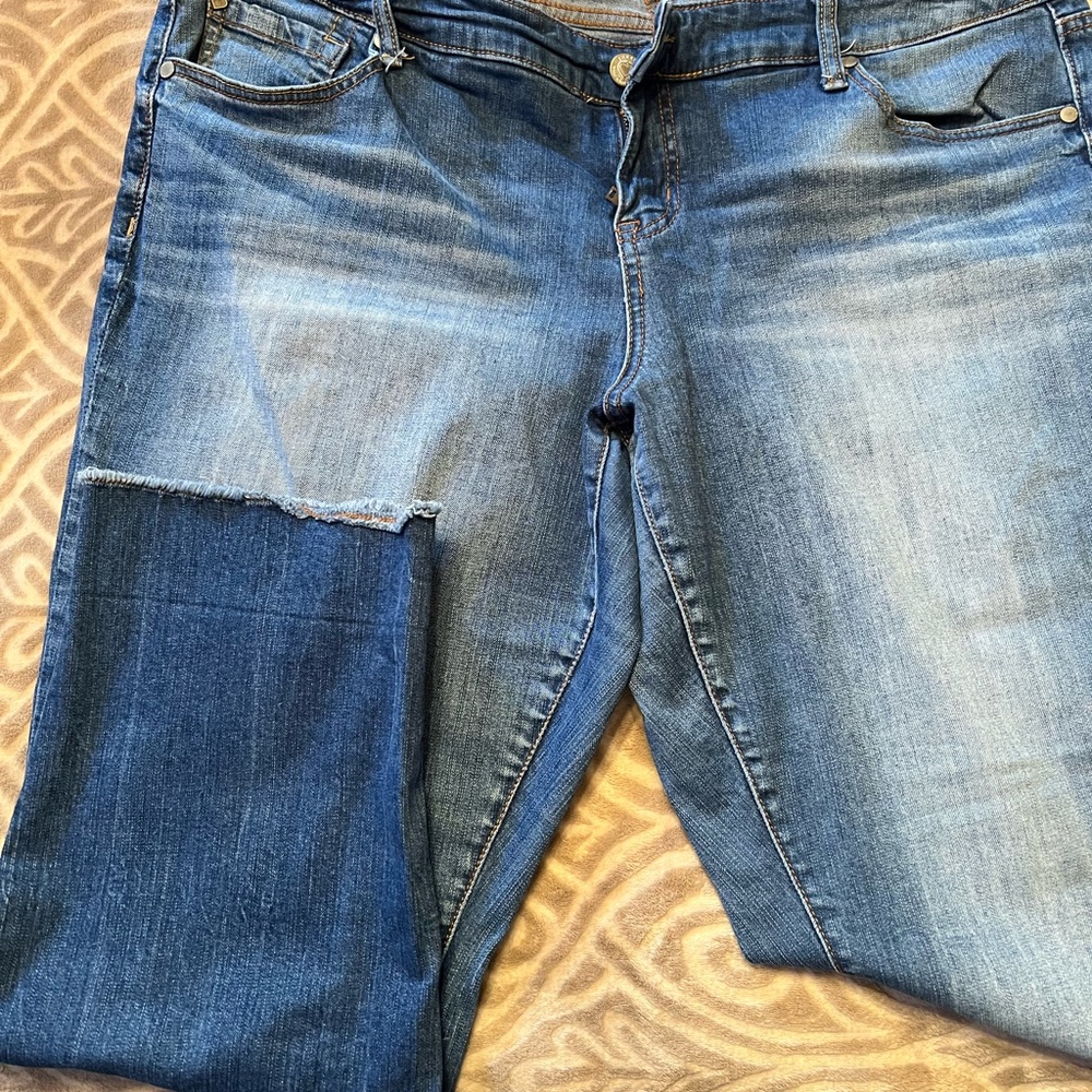 Size 18 Torrid boyfriend fit cropped jeans.  Used